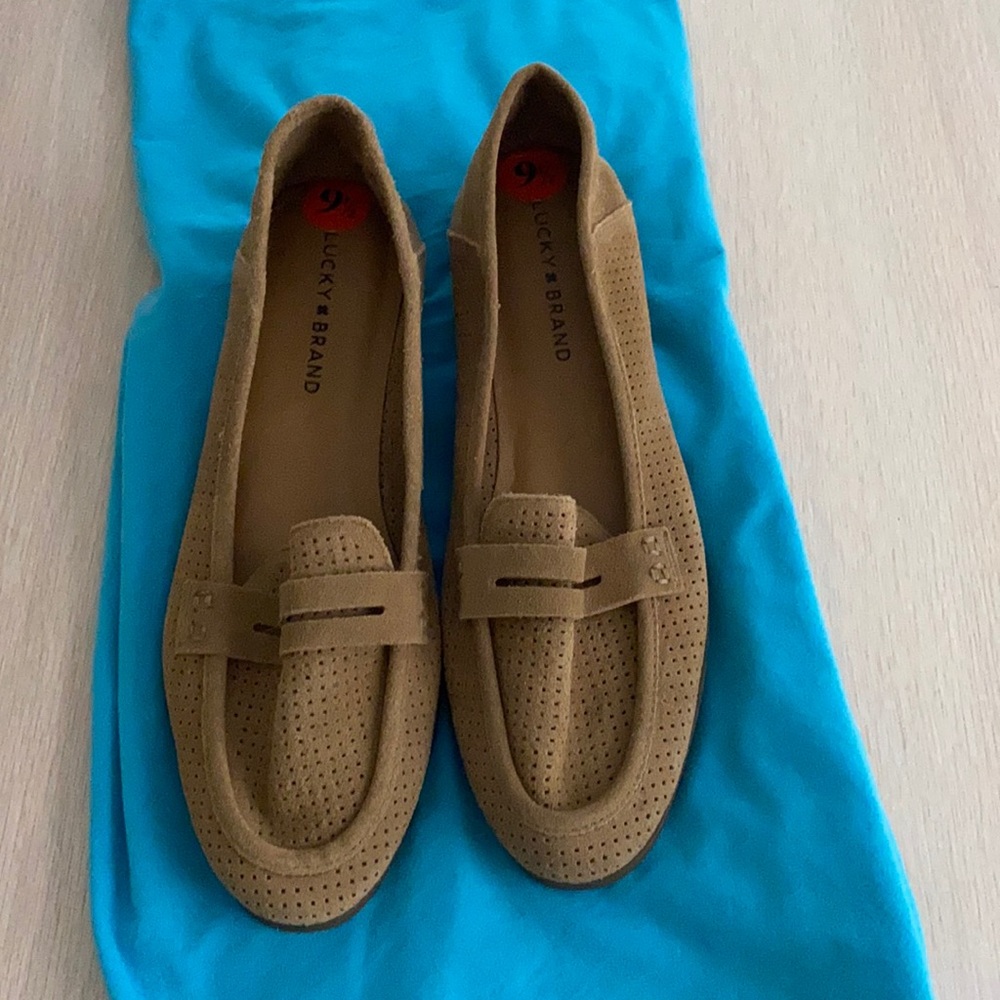 Lucky Brand Caslon Suede Tan Loafers. NEW